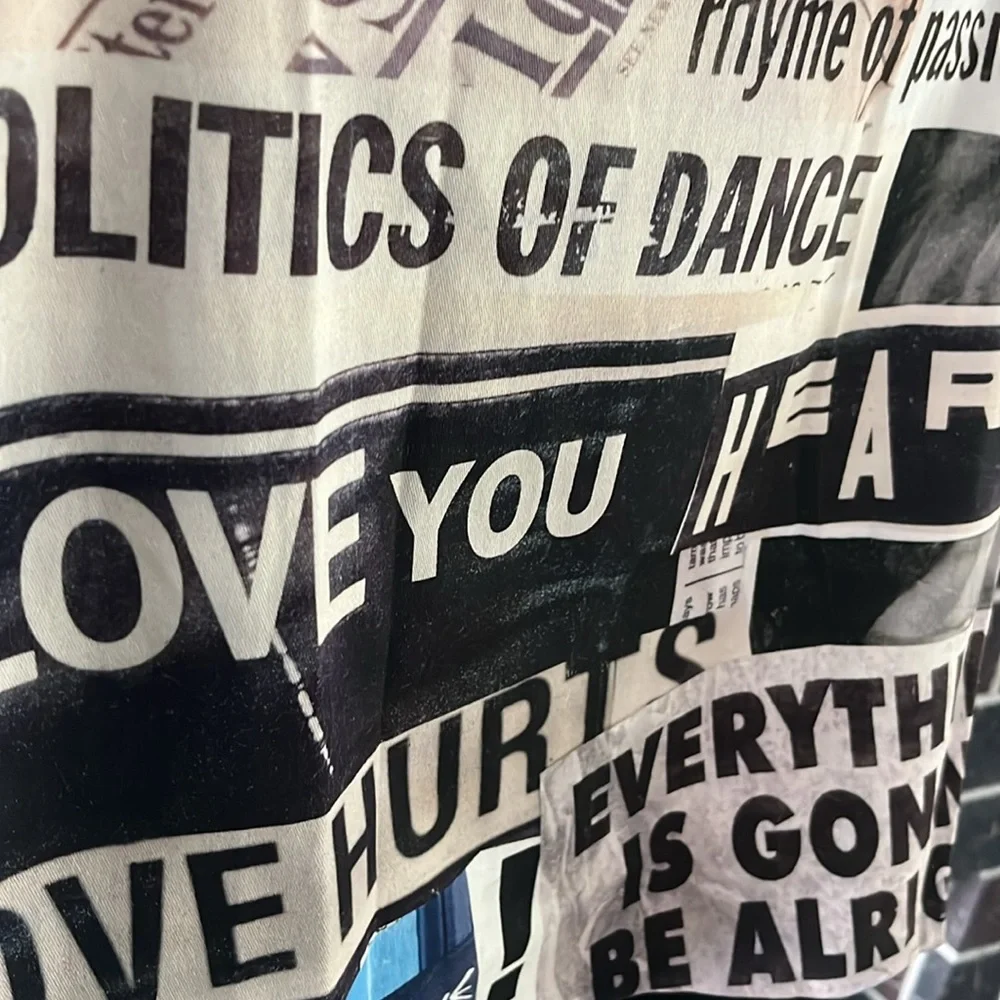 Desigual Slim Newspaper Mini Skirt - Picture 7 of 16